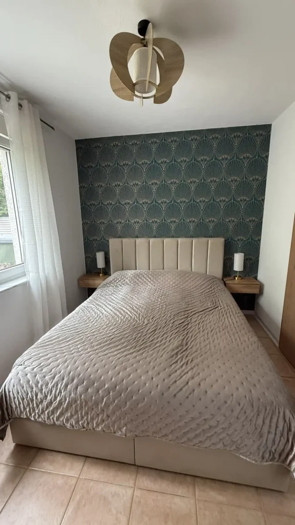 Schlafzimmer 1